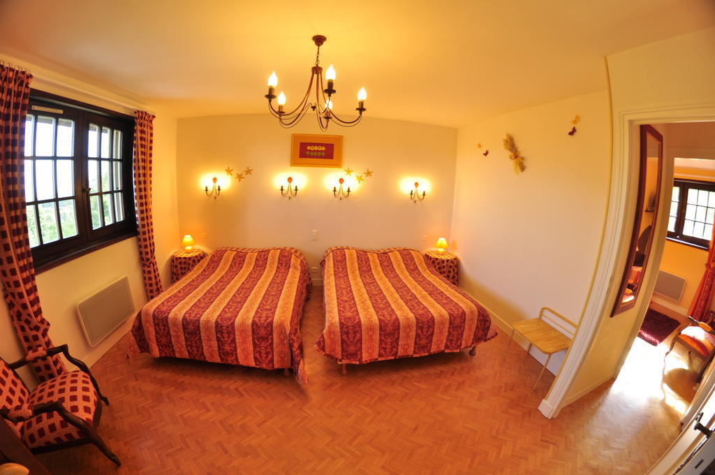 Hotel-Logis La Coraline Gannat Δωμάτιο φωτογραφία